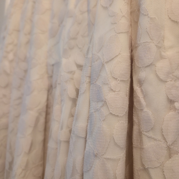 Aleeza Chic Cream Lace Long Sleeve Blouse - Picture 7 of 11